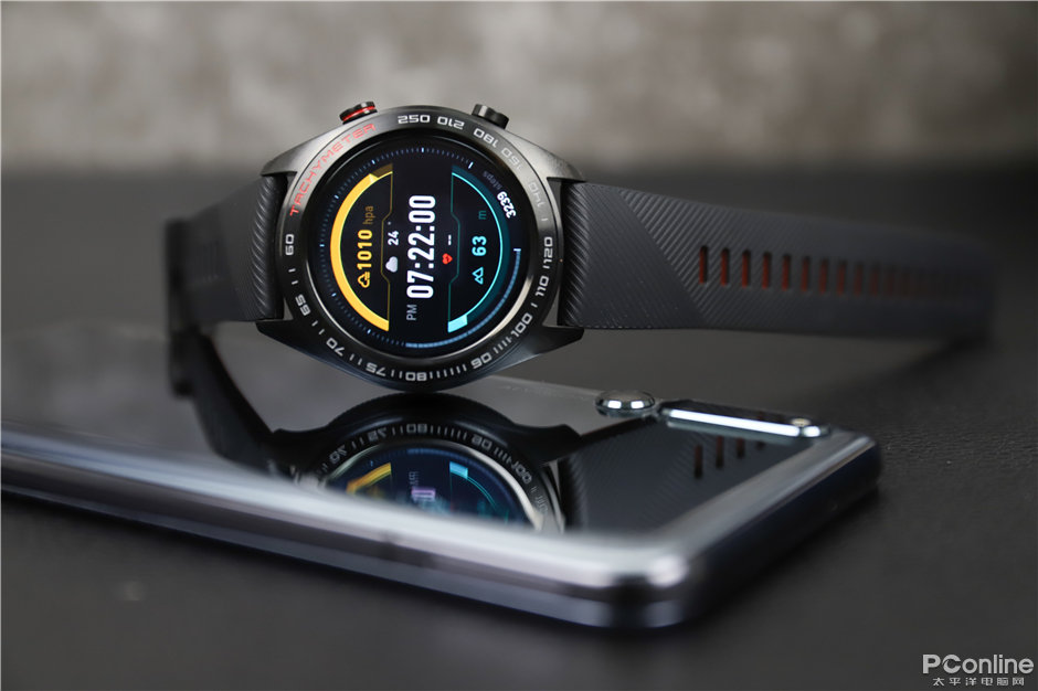 能带你上山下海的智能伙伴 荣耀手表暗黑科技范图赏